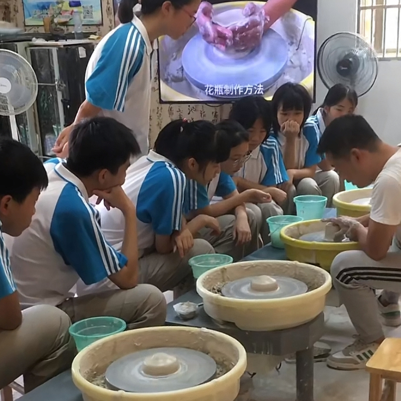 浙江义乌学员开设陶艺馆